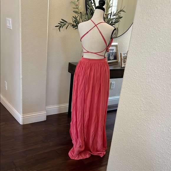 Elegant Backless Pink Dress - Picture 3 of 7